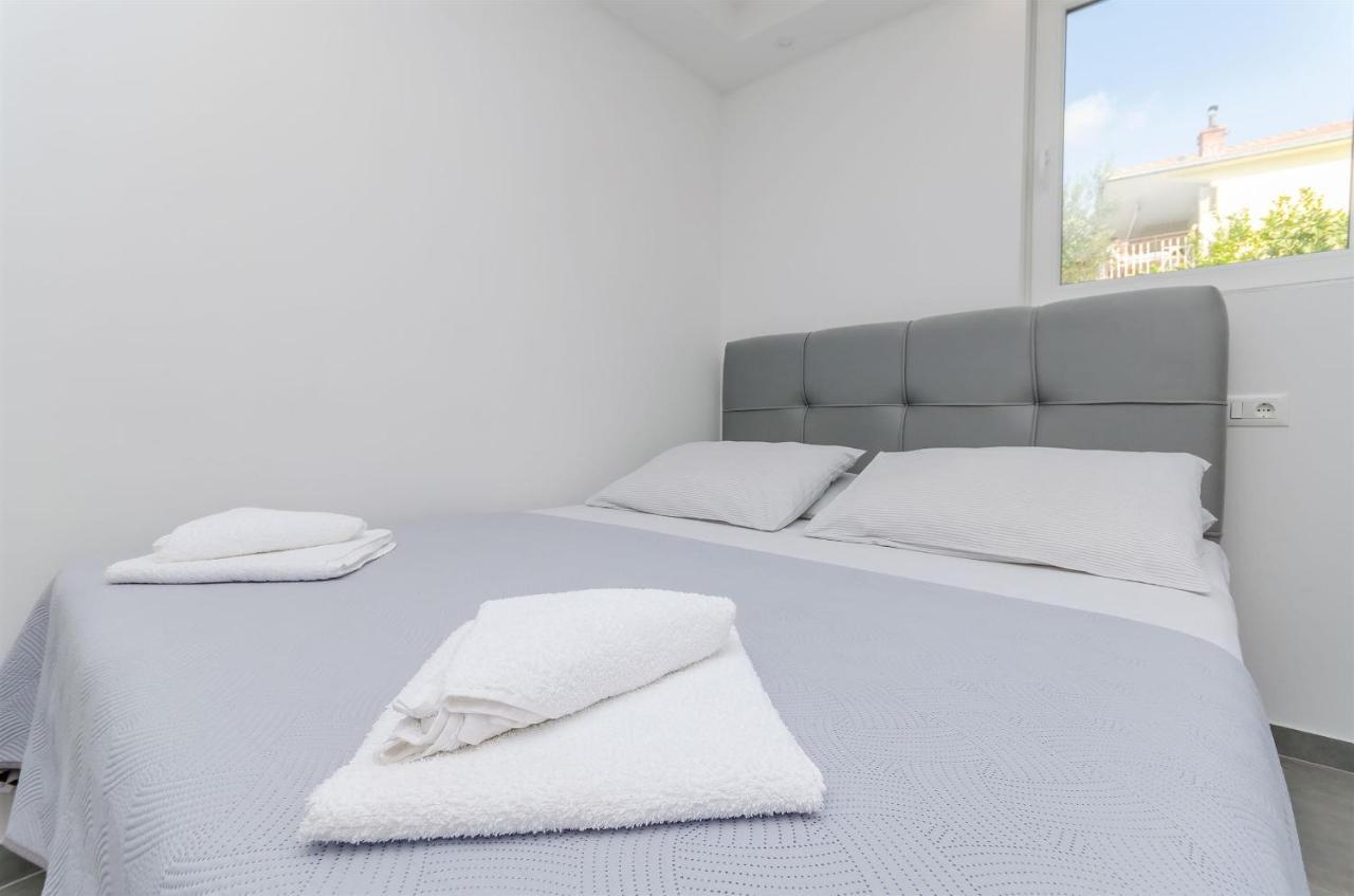 Apartments Milan Rogoznica  Ngoại thất bức ảnh