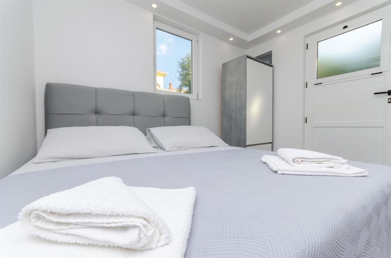 Apartments Milan Rogoznica  Ngoại thất bức ảnh